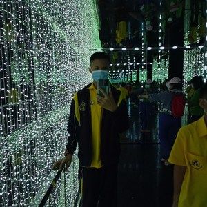 Meet your Posher, Dignity